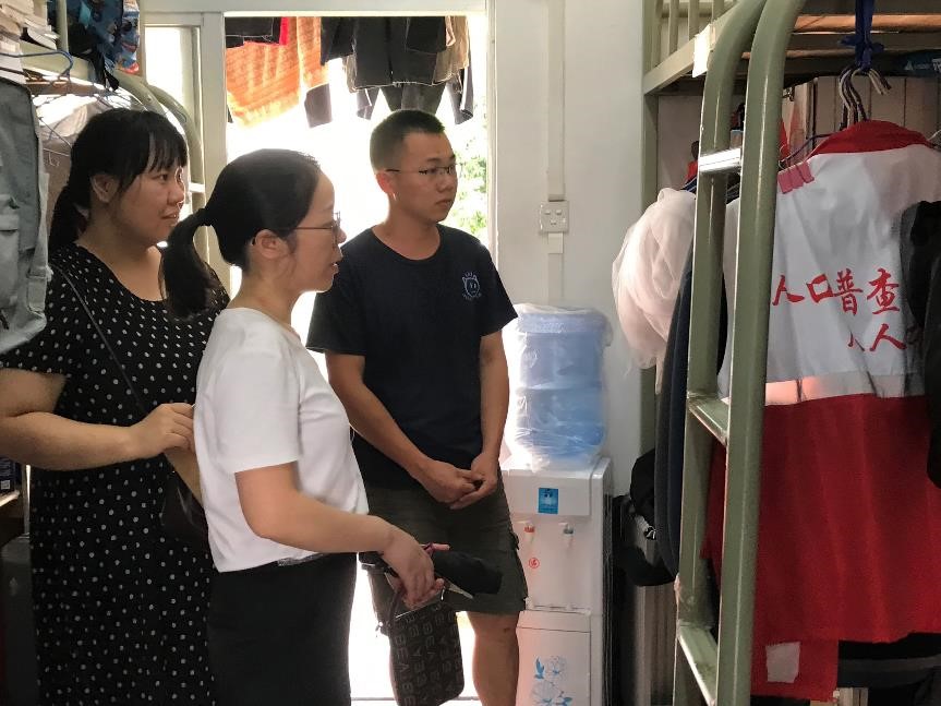 化学化工学院新生宿舍清洁活动顺利进行